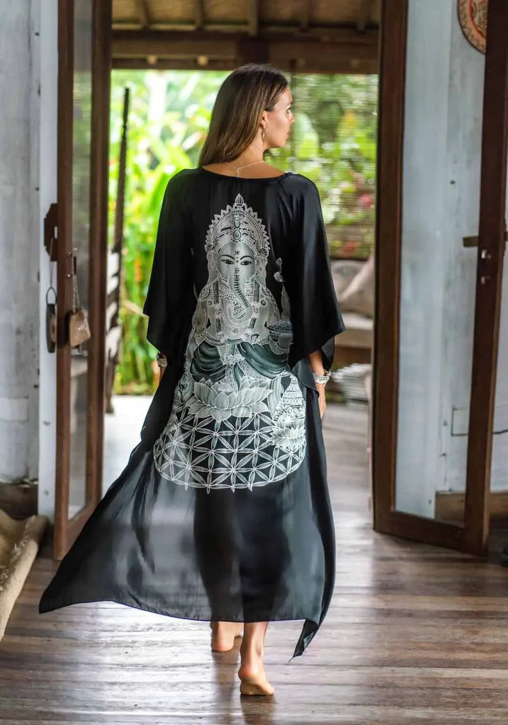 Elegant Seaside Kimono 2847